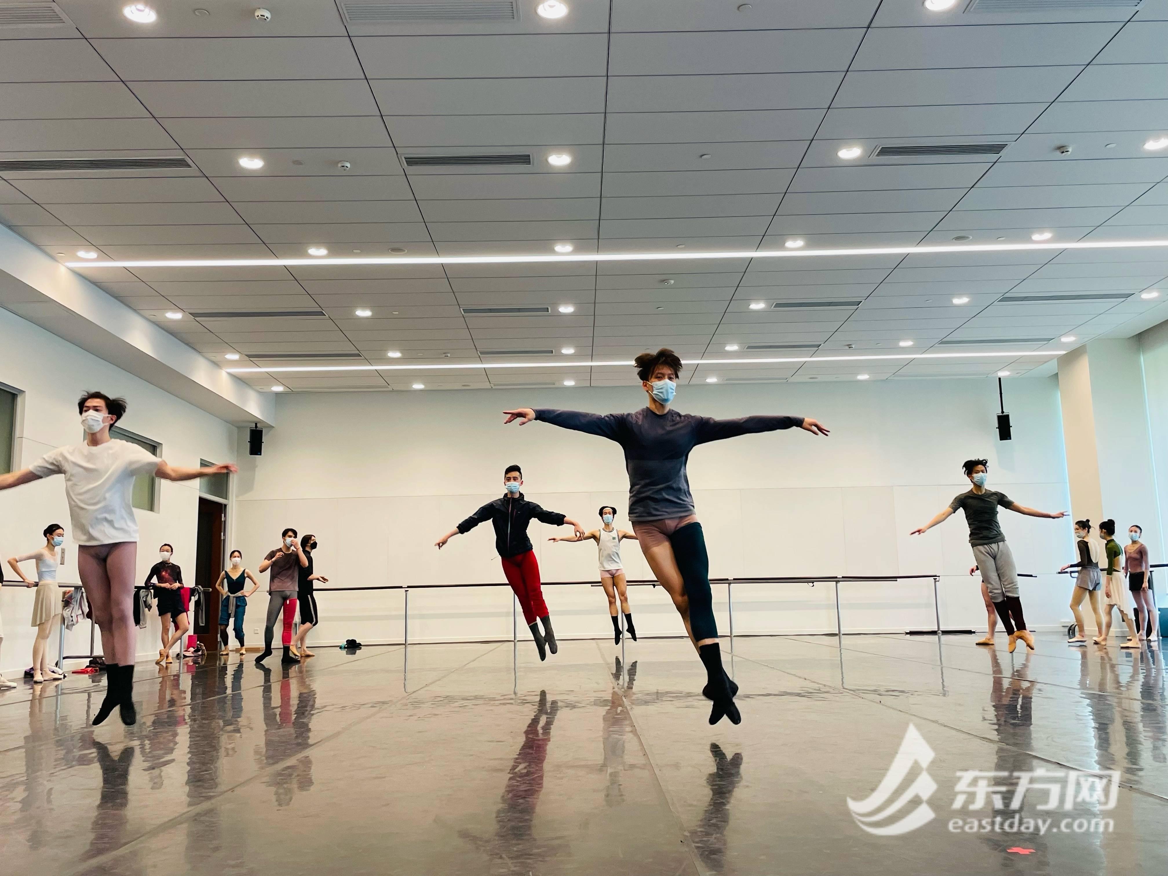 上海芭蕾舞团恢复线下排练 辛丽丽：期待以最好姿态在舞台绽放