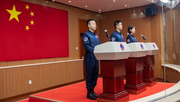 平均年龄最小的航天员乘组即将启程，陈冬刘洋蔡旭哲出发前说了什么？
