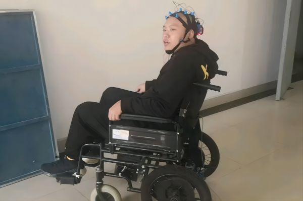 重庆科技学院研发团队推出多模式控制自主导航轮椅