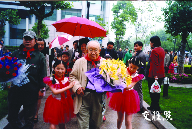 卞留念深情追忆乔羽：我们一起为南京“小红花”写团歌