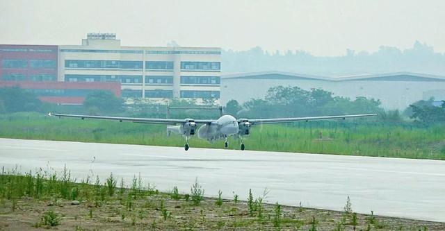 四川省通信管理局组织完成大型无人机全网应急通信技术验证飞行