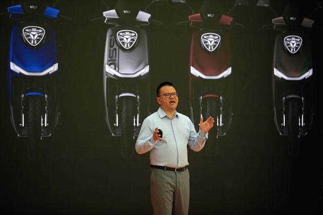 VFLY正式发布全新中文名“飞越”打造高性能电动机车