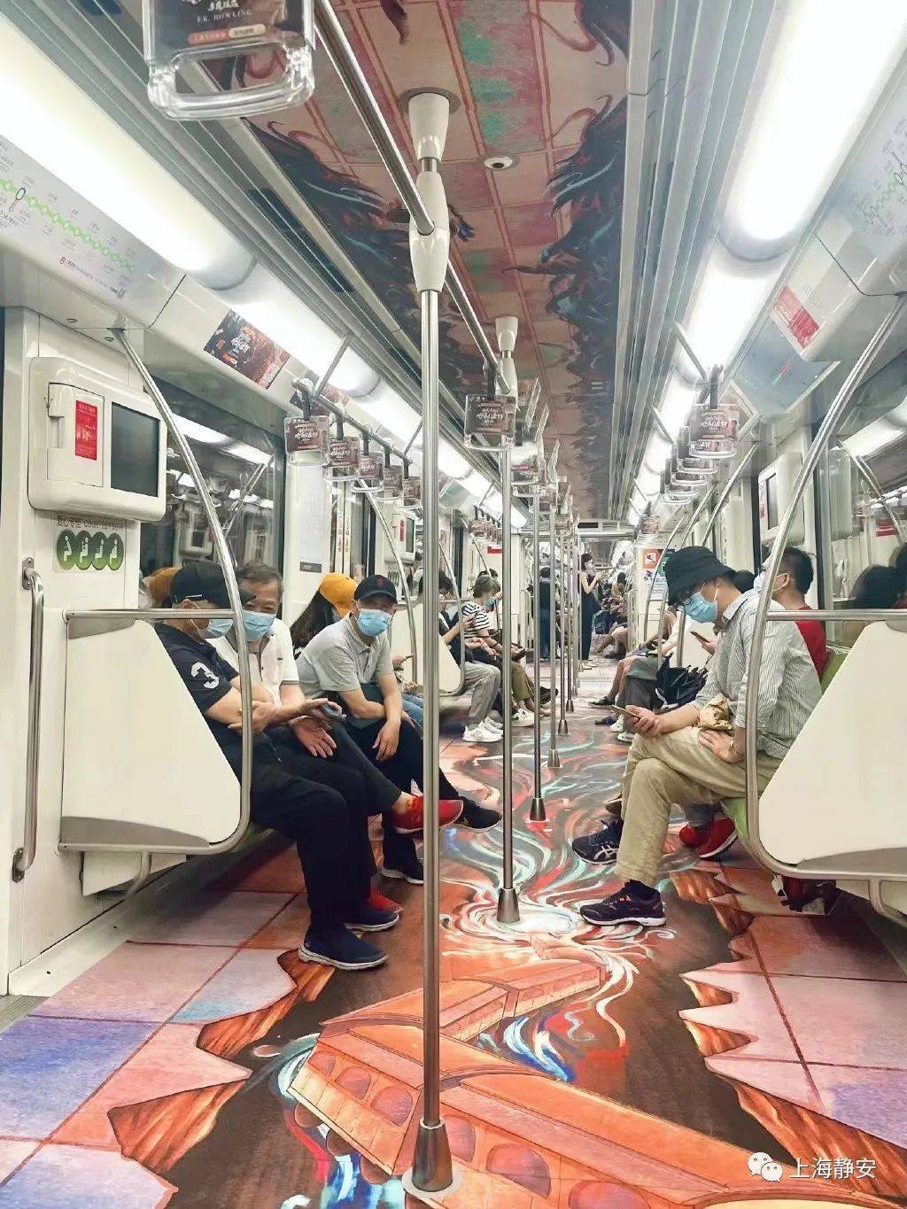 在上海乘地铁，有机会坐上“通往霍格沃茨的列车”啦