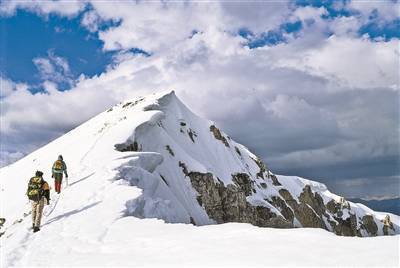 世界各国的极限登山者们 征服、超越，抑或永远停留