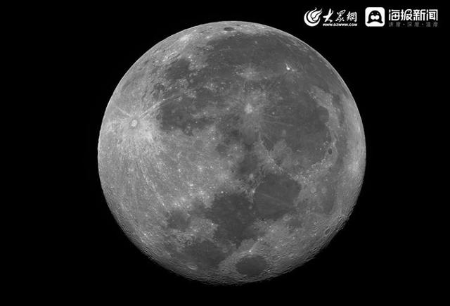 月色映艾山“超级月亮”亮相胶州夜空