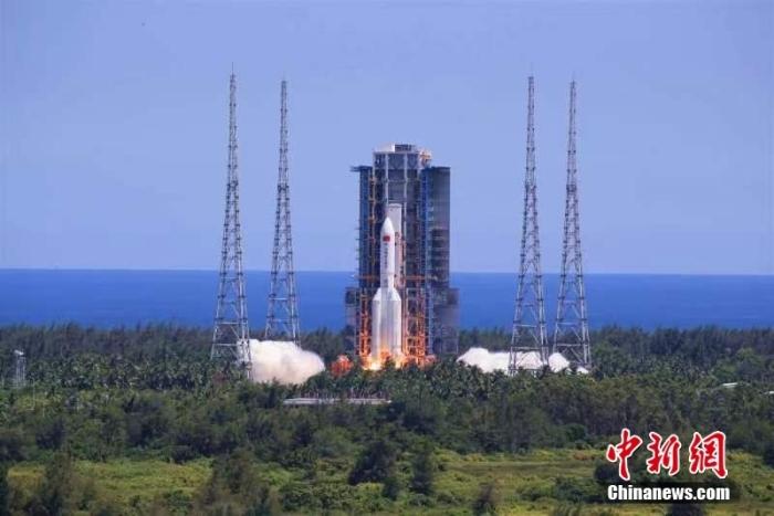 太空舞起“丝绸扇” 中国最大面积柔性太阳翼亮相空间站