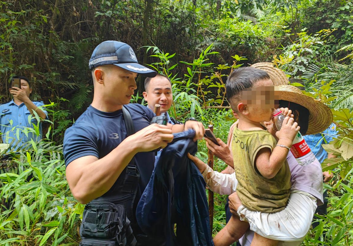 广西3岁男童深山走失3天后获救 被蚊子叮得满身包