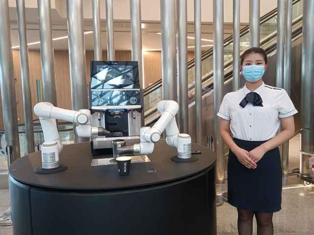 数字孪生、拉花机器人，在张江科学会堂探营元宇宙超级应用场景