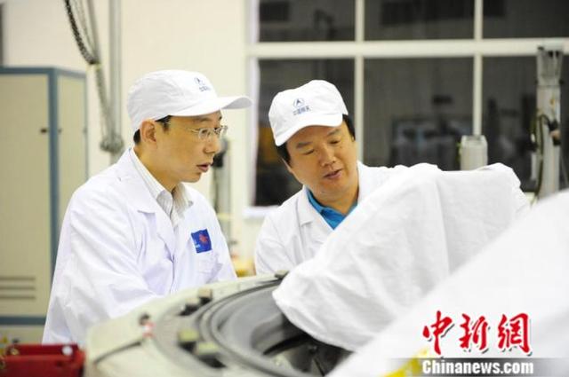 （中国这十年·斯人）“太空红娘锁”研制团队：中国航天要自己探索新的路