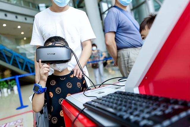 科技大篷车驶入上海，来上海科技馆感受最前沿AI技术吧