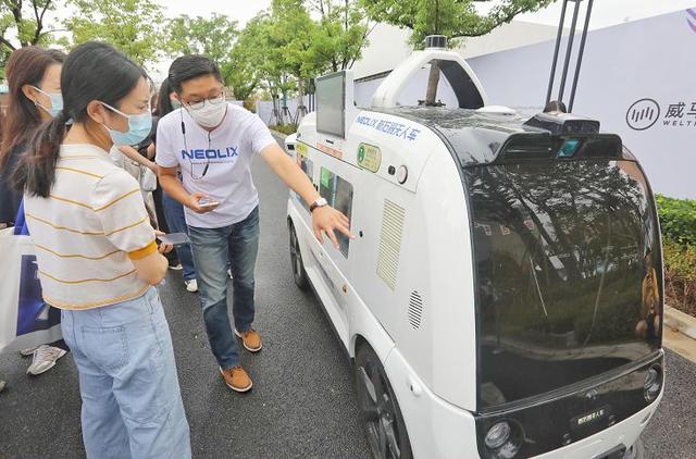 「直击引领区」国内首条中心城区自动驾驶开放测试道路在浦东启用