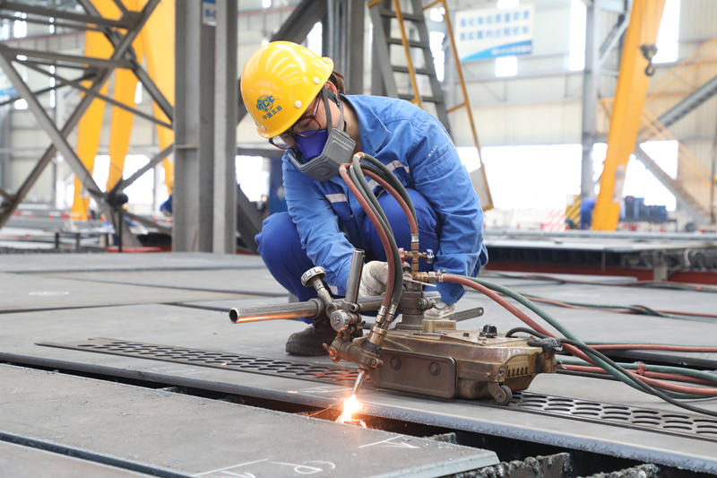 中国五冶集团：闭环生产 按下世界最宽大桥建设“快进键”