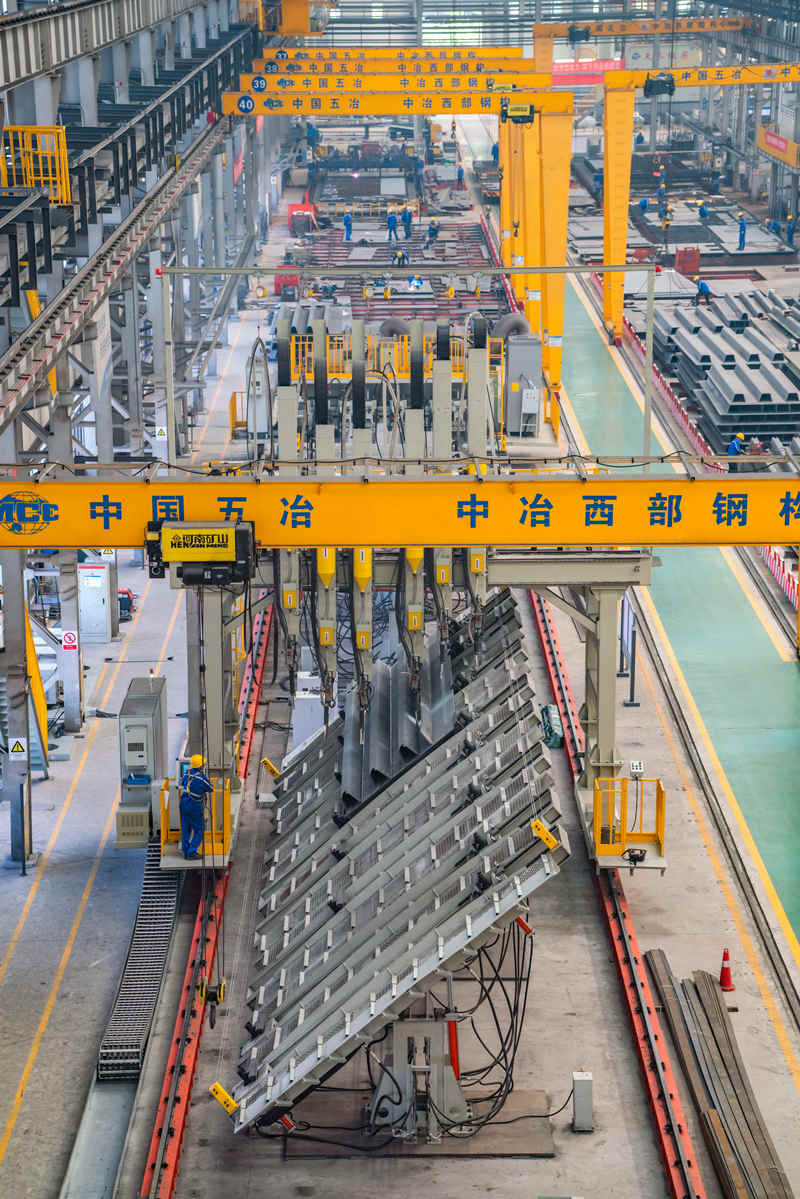 中国五冶集团：闭环生产 按下世界最宽大桥建设“快进键”