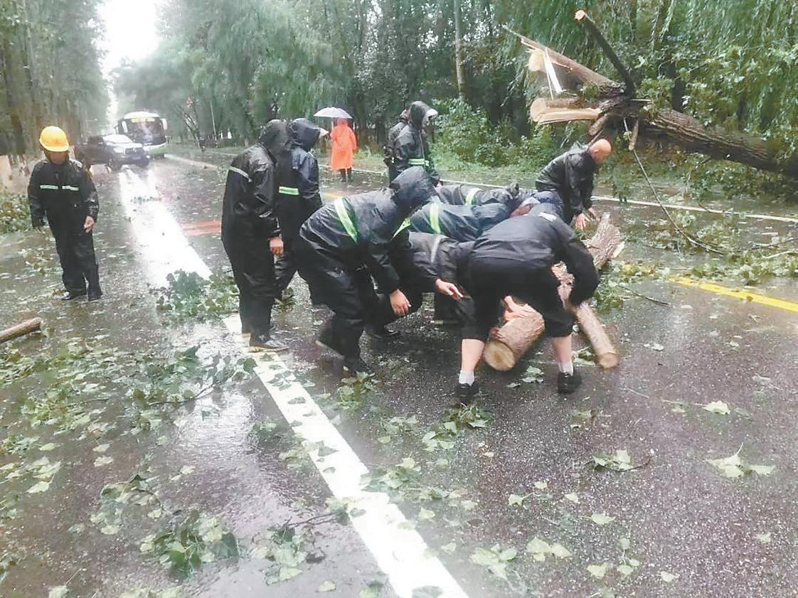 房山 徒步巡查劝离游客(图2)