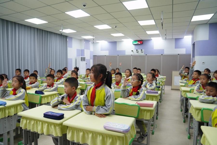 拒绝沉迷网络！“护苗”网络安全云课堂走进北京芳草地国际学校（贵阳分校）(图4)