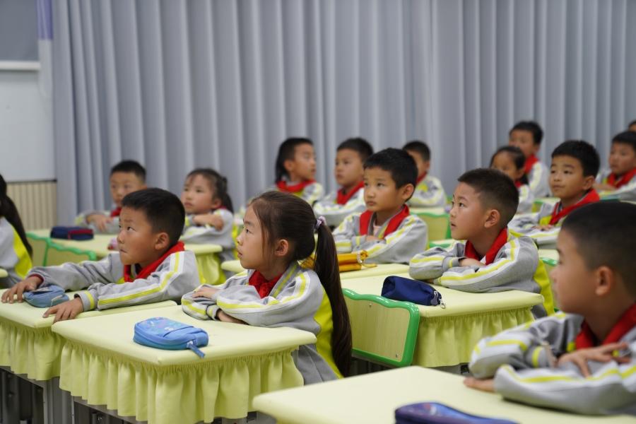 拒绝沉迷网络！“护苗”网络安全云课堂走进北京芳草地国际学校（贵阳分校）(图5)