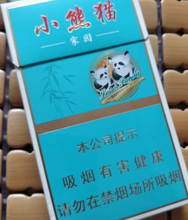 小熊猫香烟软盒图片