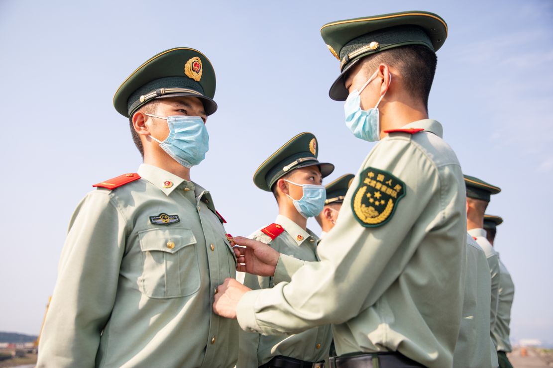中国武警服装图片