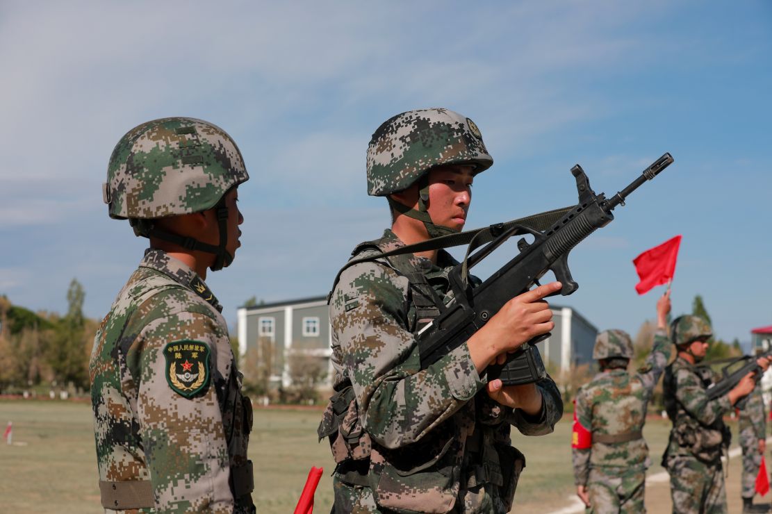 新疆塔城军分区某新兵连新兵首次实弹射击