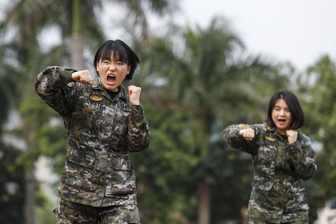 武警8670部队女兵照片图片