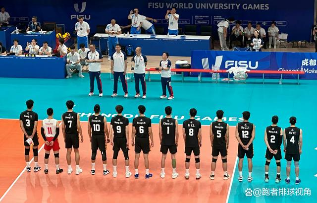 中国男排获得大运会季军 李咏臻7扣7中 中国男排获得大运会季军 李咏臻7扣7中