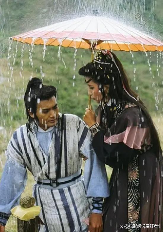周润发:周润发在1984年的香港无线电视剧《笑傲江湖》中饰演的令狐冲