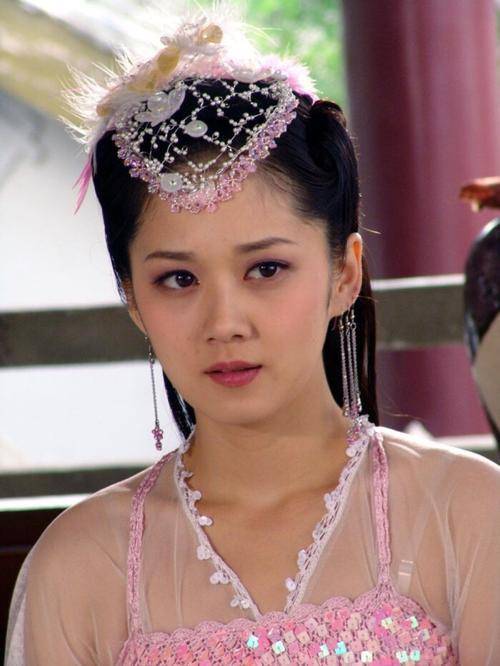 她因自己长得美，表示不会嫁给中国人，跟张娜拉犯一样的错被封杀
