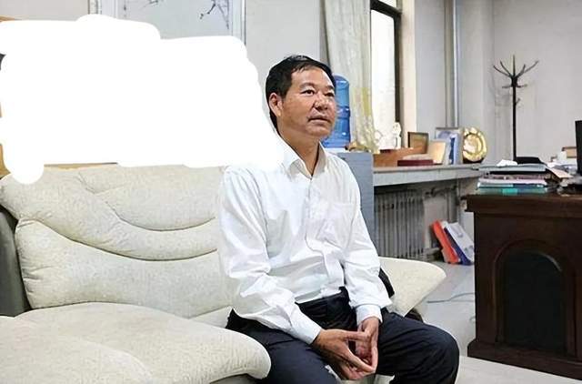 依靠岳父资助发家，后将妻子和3个孩子送进监狱，蓝翔校长有多狠