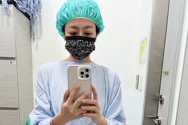47岁女星唐玲进入癌晚期，努力工作赚医疗费，乐观应对生活