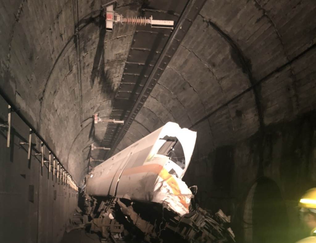 太鲁阁号列车事故图片
