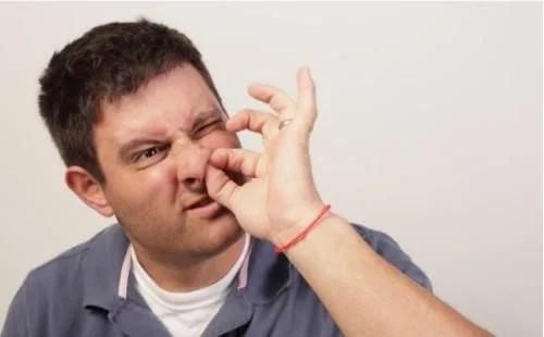 擤鼻涕竟得了中耳炎?导致听力受损的擤鼻子方式,很多人还不知道
