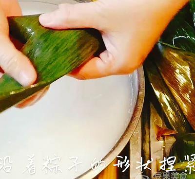 纯糯米粽子(三角粽子包法视频)