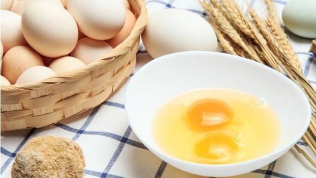 血脂高的人,每天能吃几个鸡蛋?可以吃蛋黄吗?营养师解释来了