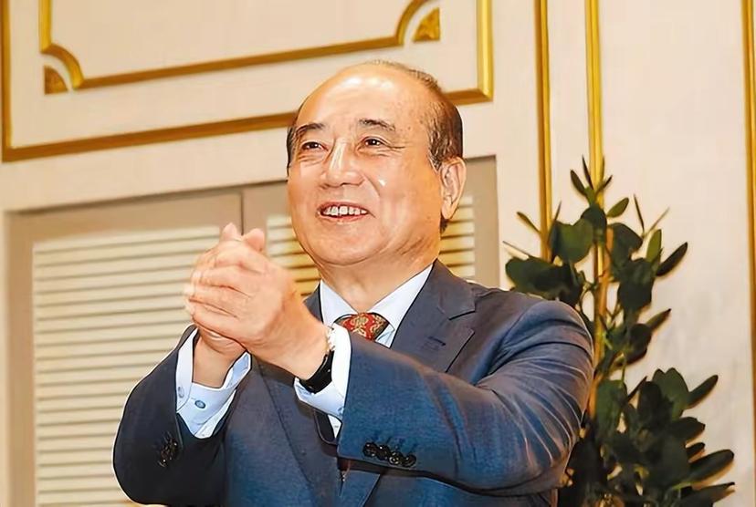 白派子弟兵包括高雄市農會理事長蕭漢俊及高雄市議會副議長陸淑美都有