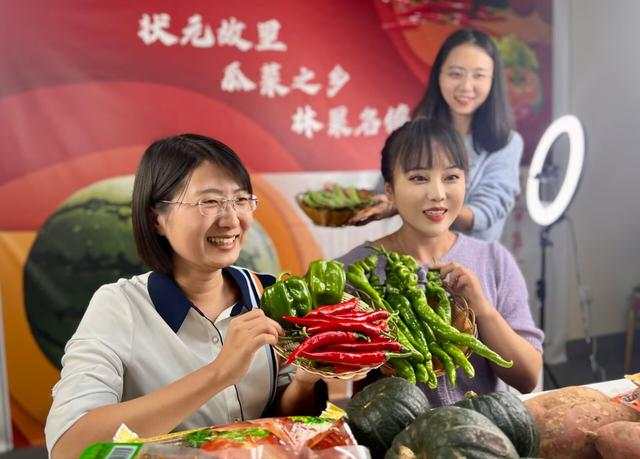 青州谭坊劳务市场女人图片