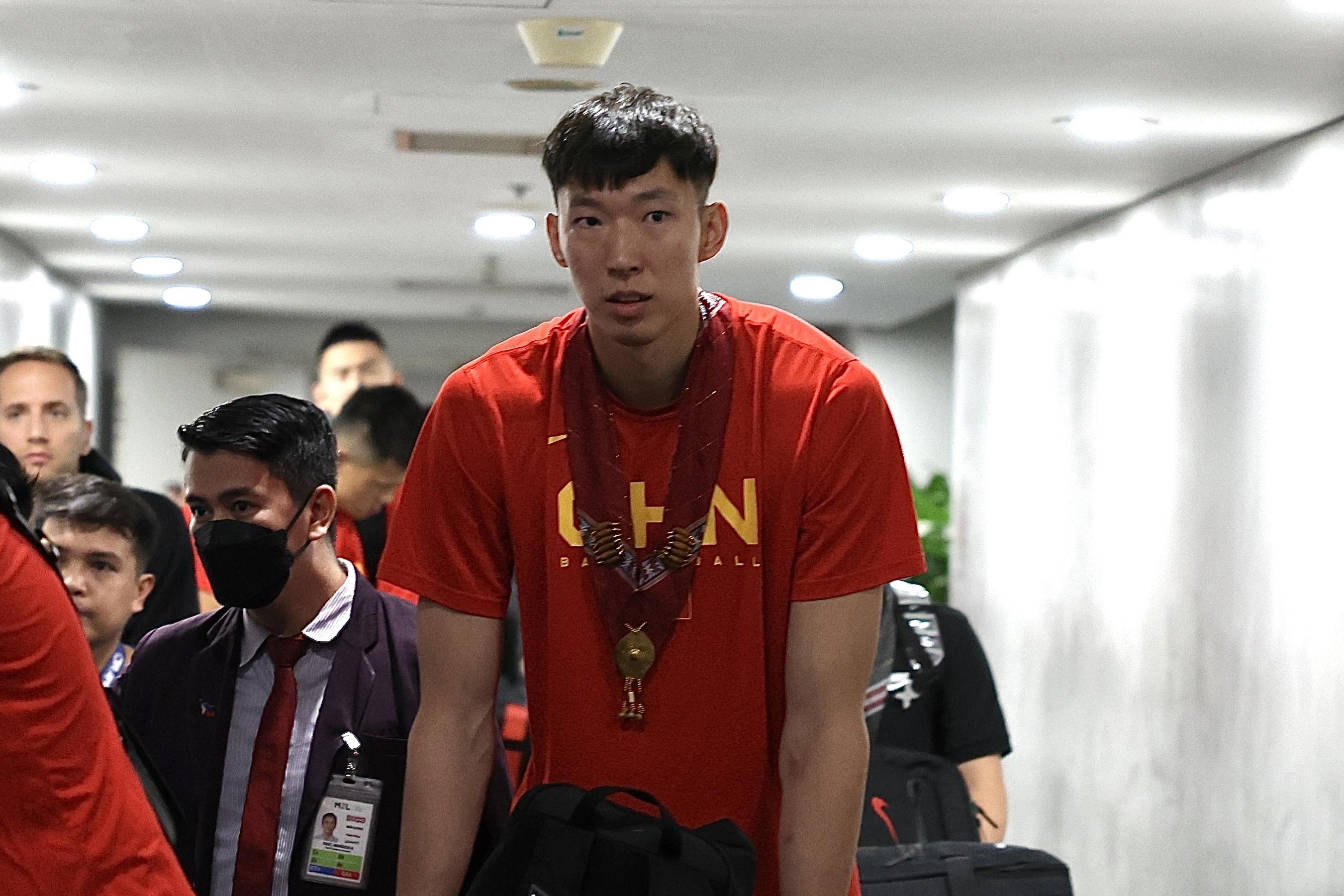 中国男篮抵达菲律宾，将于26日出战首场小组赛