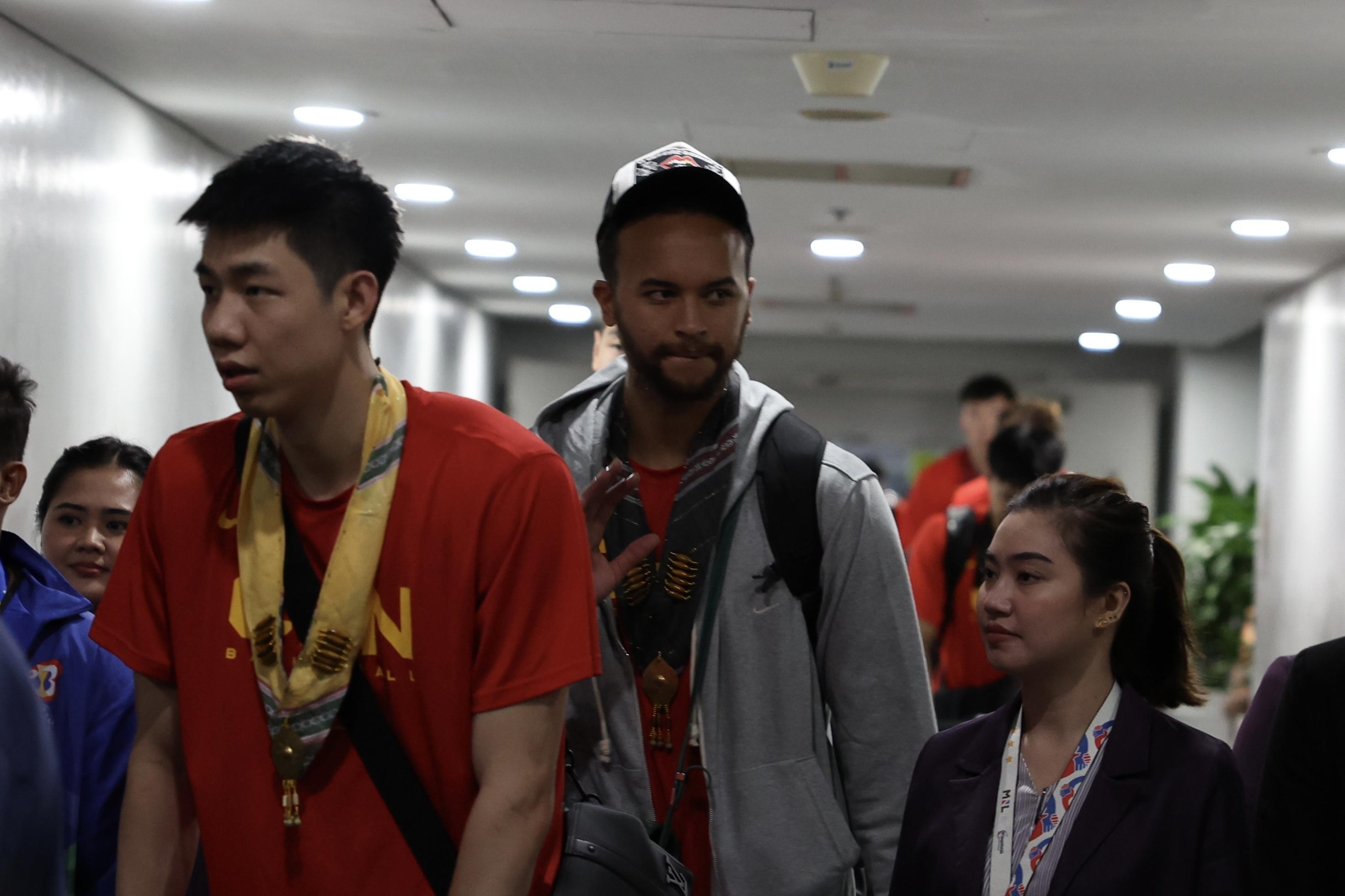 中国男篮抵达菲律宾，将于26日出战首场小组赛