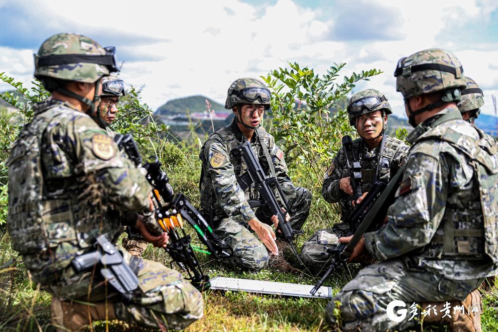 高清组图利剑出鞘武警六盘水支队开展山林地捕歼战斗演练