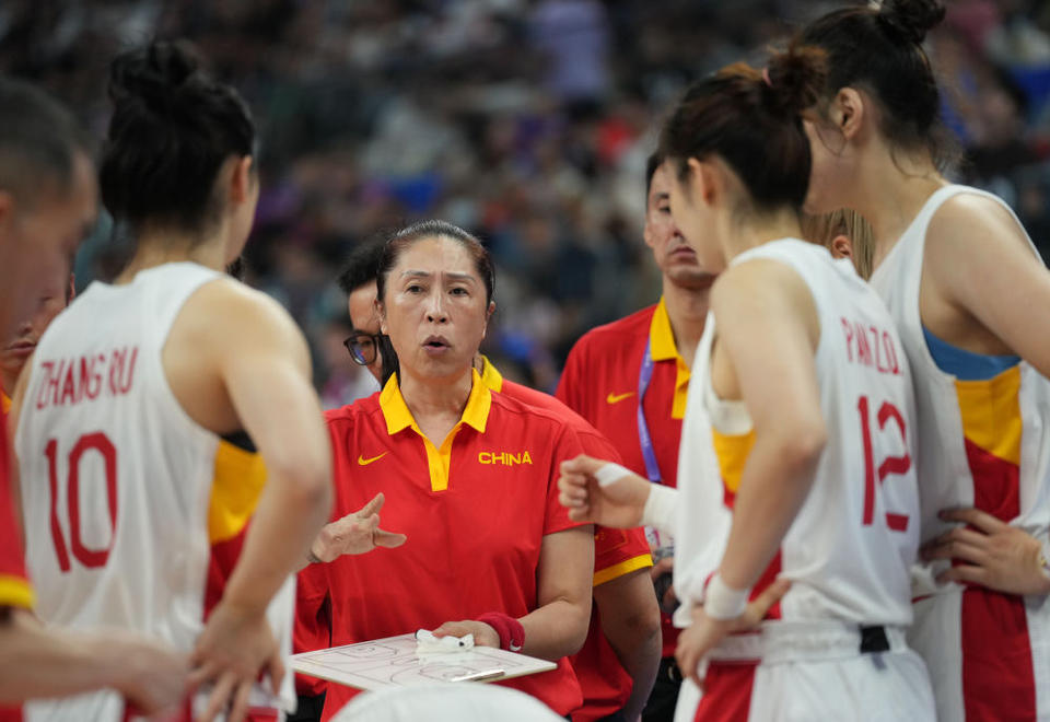 体坛午爆｜中国女篮奥运资格赛对手出炉，德约第八次锁定年终第一