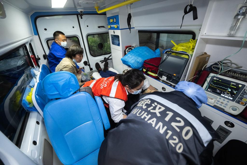 守候生命的热线——探访武汉市急救中心“120生命热线”团队