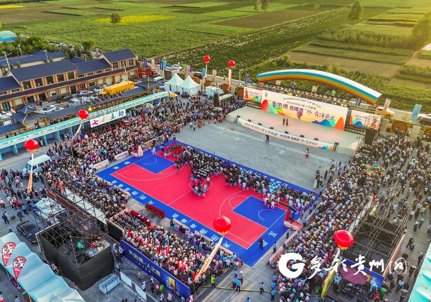 “村BA”球王争霸赛青海赛区开赛 前两名队伍来贵州参加全国总决赛