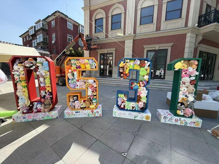 “0531少年制造”公共艺术展在济南上新街开展