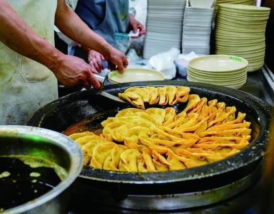 “舌尖”带动“脚尖”，南京味圈粉游客
