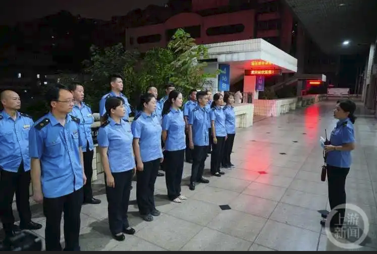 菜园坝火车站记忆丨值班站长沈斌：等它“蝶变”归来 我要回去看看