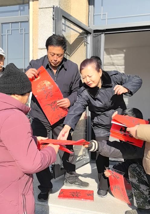 2025好网民·在山东|银发丹心映税徽 大爱筑巢暖英魂 威海两亲家的公益长歌