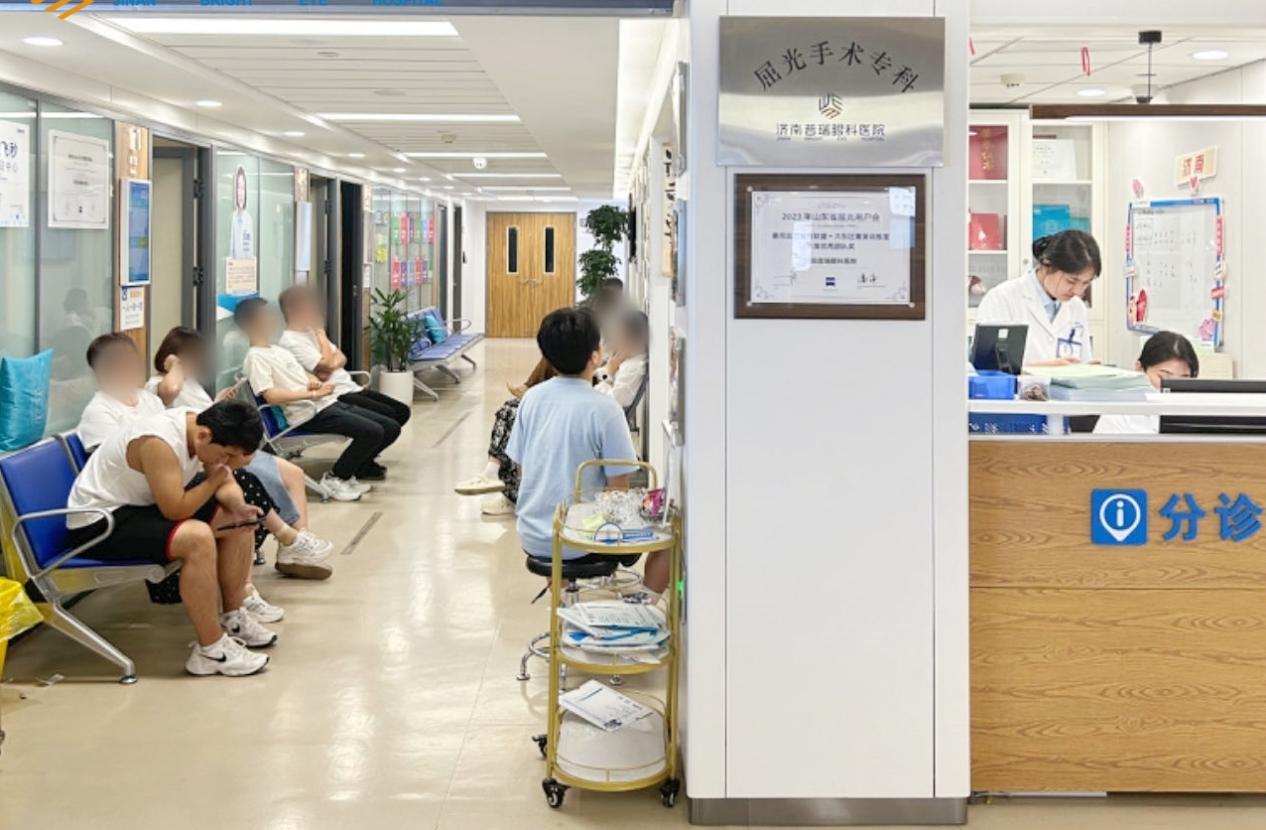 济南普瑞眼科医院暑期摘镜总动员已启动 多措并举助力近视高考生摘镜圆梦